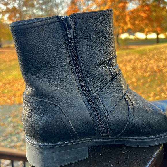 Clarks Booties Women’s Size 7 - Picture 8 of 14